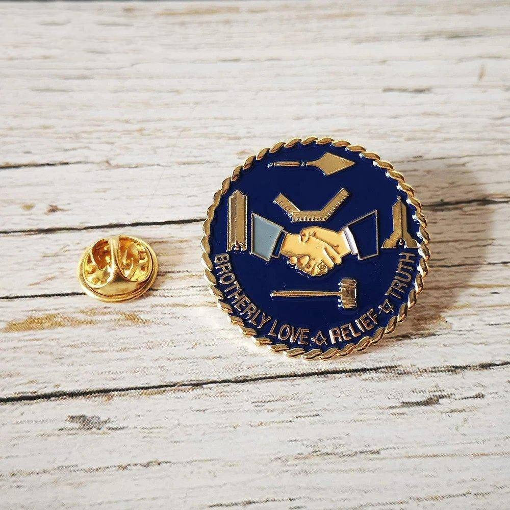 Master Mason Blue Lodge Lapel Pin - Zinc Alloy BROTHERLY LOVE RELIEF TRUTH - Bricks Masons