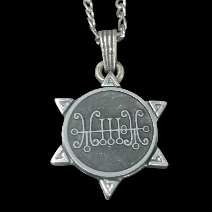 Demon Pendant 19 DUKE SALLOS and Secret Seal of Solomon 72 Demons Lesser Key of Solomon Goetia In Silver 3 x 2.5 cm 12 Gr Art 1878 - Bricks Masons
