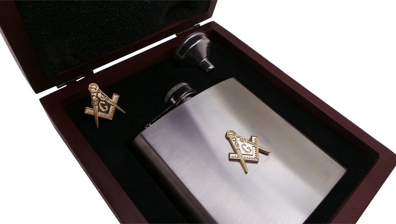 Master Mason Blue Lodge Flask - Gold Lapel Pin Gift Set in Wooden Case