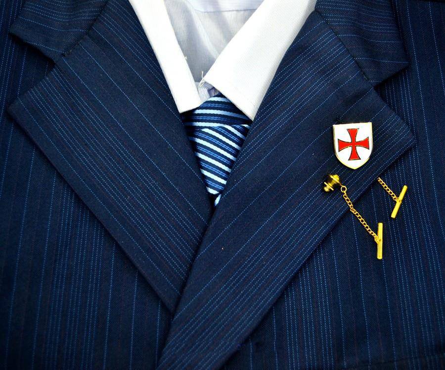 Knights Templar Lapel Pin - Red Cross White Shield - Bricks Masons