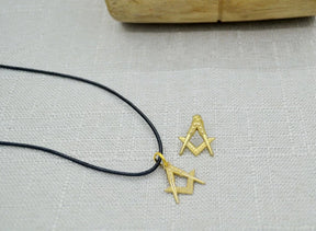 Master Mason Blue Lodge Necklace - Gold Plated Leather Chain Square & Compass Pendant - Bricks Masons