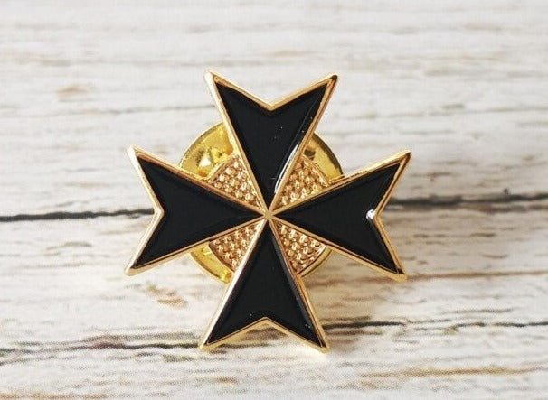 Order Of Malta Commandery Lapel Pin - Red Cross - Bricks Masons